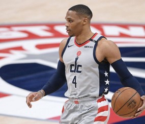 尊龙凯时-太空人客场轻取胜利，哈雷尔关键时刻连得分(haylou solar太空人)