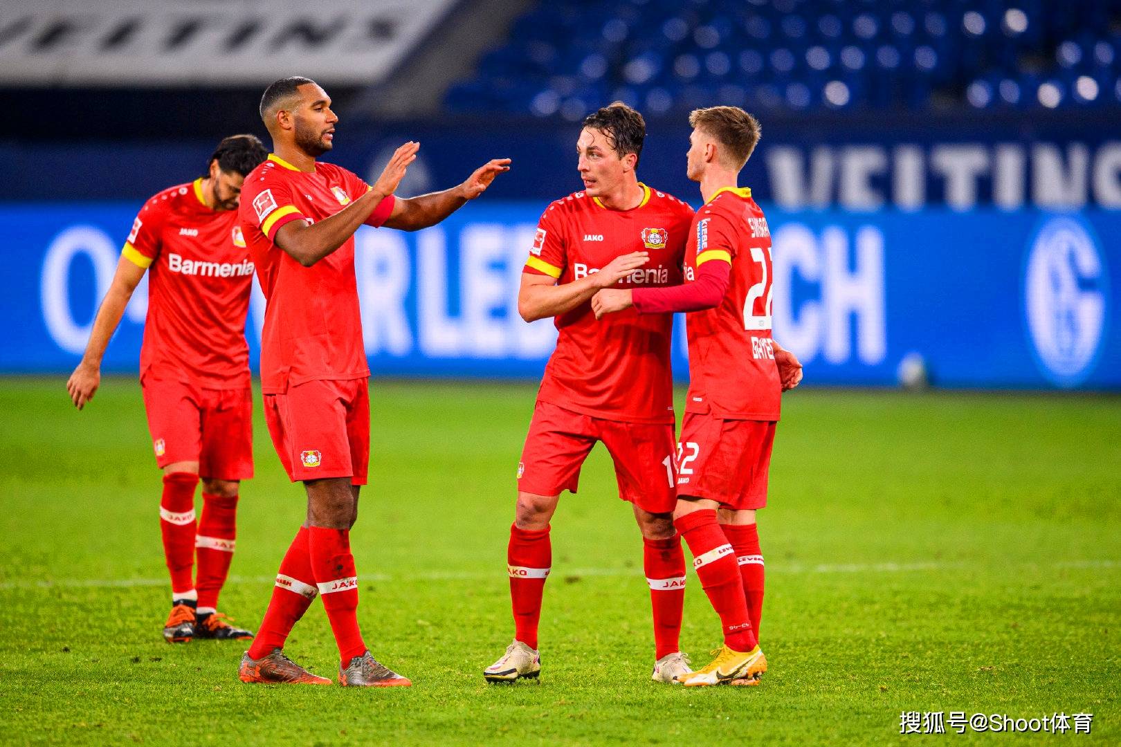 包含赞助商巴拉松瓦声明：支持勒沃库森，距离德甲夺冠分的词条